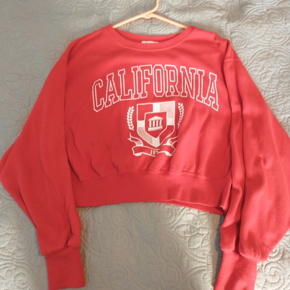 2 Garage crop sweatshirts. Gray and Red. Size Medi